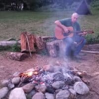 feu de camp après canoë